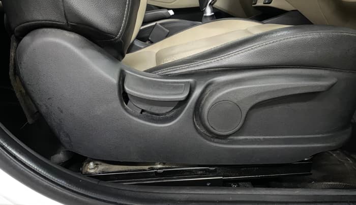 2019 Hyundai Verna 1.6 VTVT SX O, Petrol, Manual, 89,129 km, Driver Side Adjustment Panel