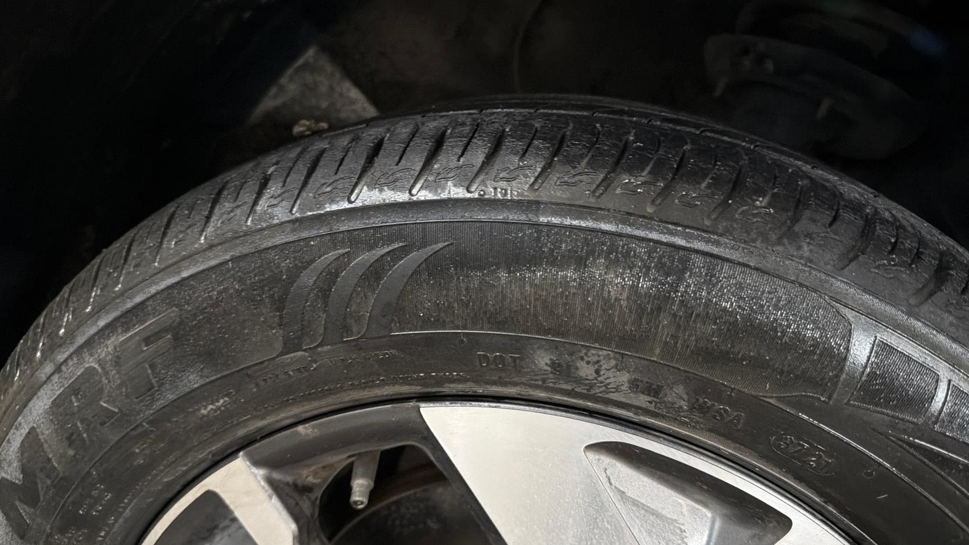2021 KIA SONET HTX 1.0 IMT, Petrol, Manual, 43,282 km, Right Front Tyre Tread