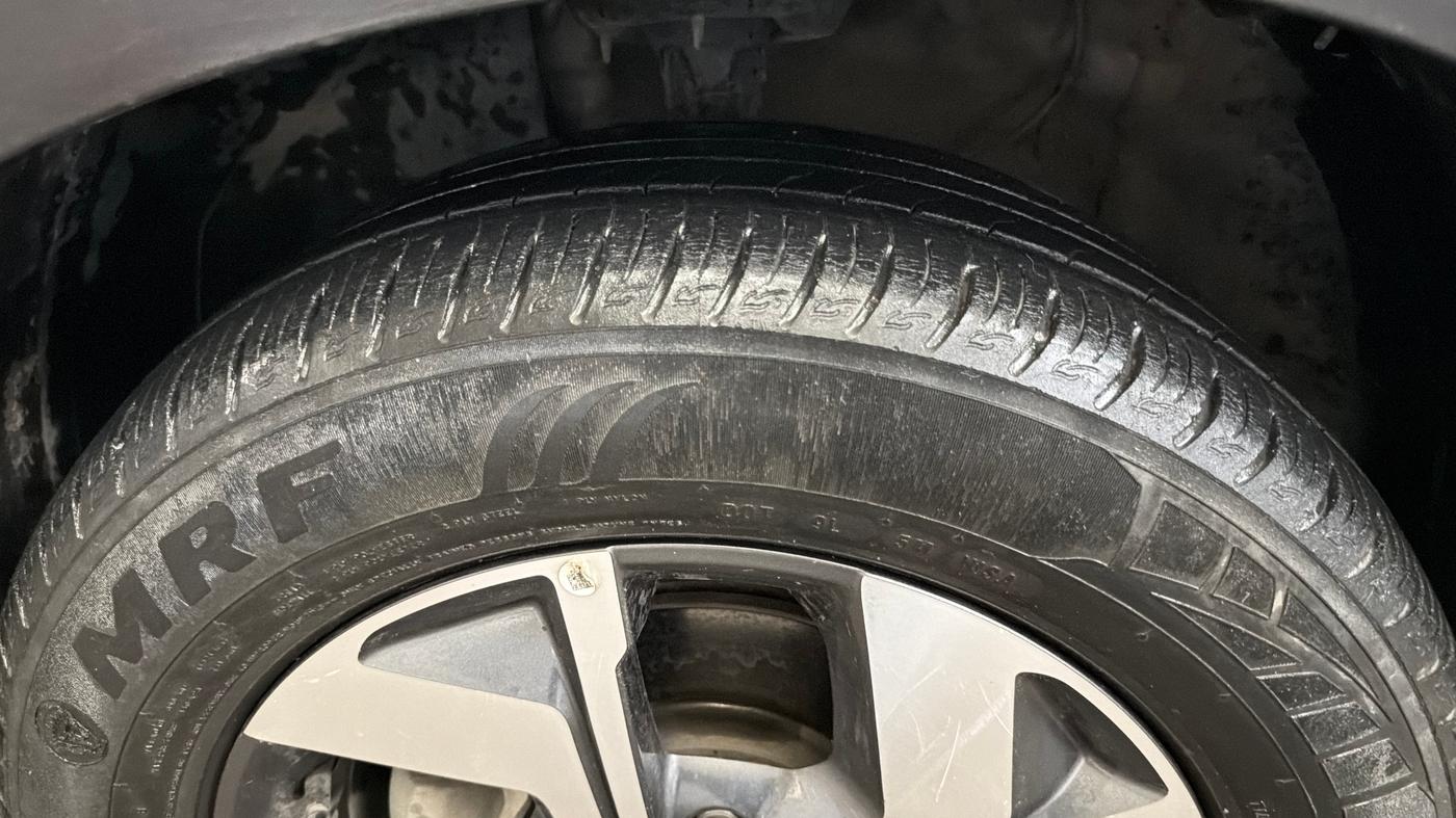 2021 KIA SONET HTX 1.0 IMT, Petrol, Manual, 43,282 km, Left Front Tyre Tread