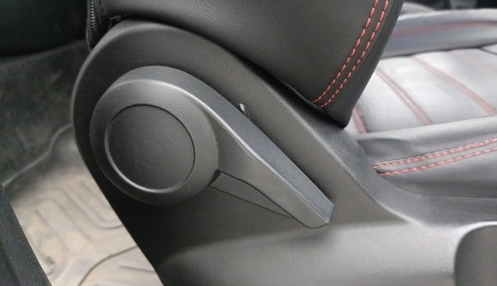 2022 Tata PUNCH PURE MT, Petrol, Manual, 25,231 km, Driver Side Adjustment Panel