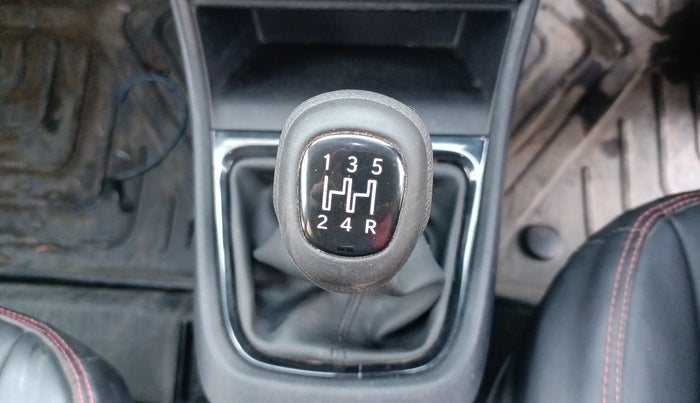 2022 Tata PUNCH PURE MT, Petrol, Manual, 25,231 km, Gear Lever