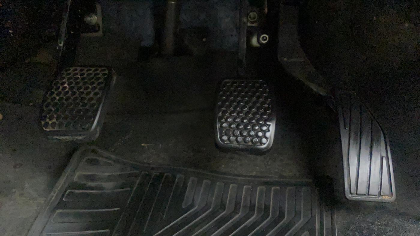 2020 Maruti Alto VXI, Petrol, Manual, 28,696 km, Pedals