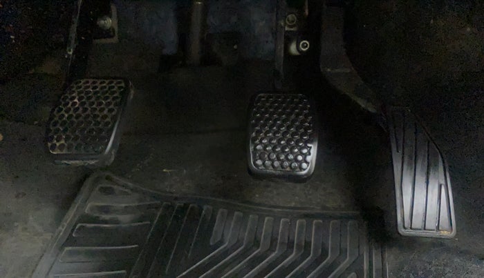 2020 Maruti Alto VXI, Petrol, Manual, 28,696 km, Pedals