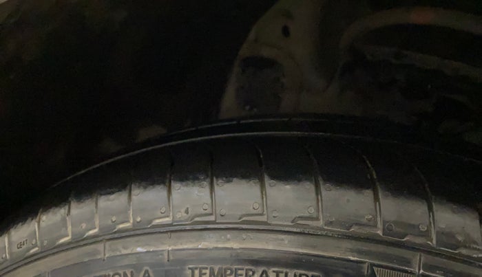 2018 Hyundai Elite i20 ASTA 1.2, Petrol, Manual, 85,048 km, Left Front Tyre Tread