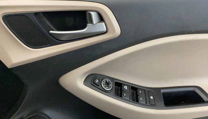 2018 Hyundai Elite i20 ASTA 1.2, Petrol, Manual, 85,048 km, Driver Side Door Panels Control