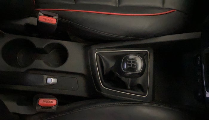 2018 Hyundai Elite i20 ASTA 1.2, Petrol, Manual, 85,048 km, Gear Lever