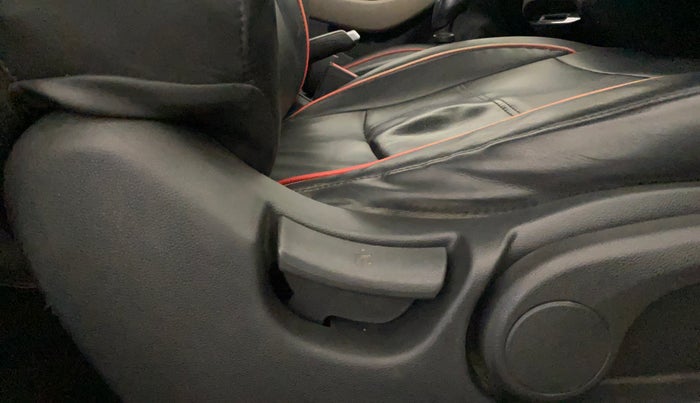 2018 Hyundai Elite i20 ASTA 1.2, Petrol, Manual, 85,048 km, Driver Side Adjustment Panel