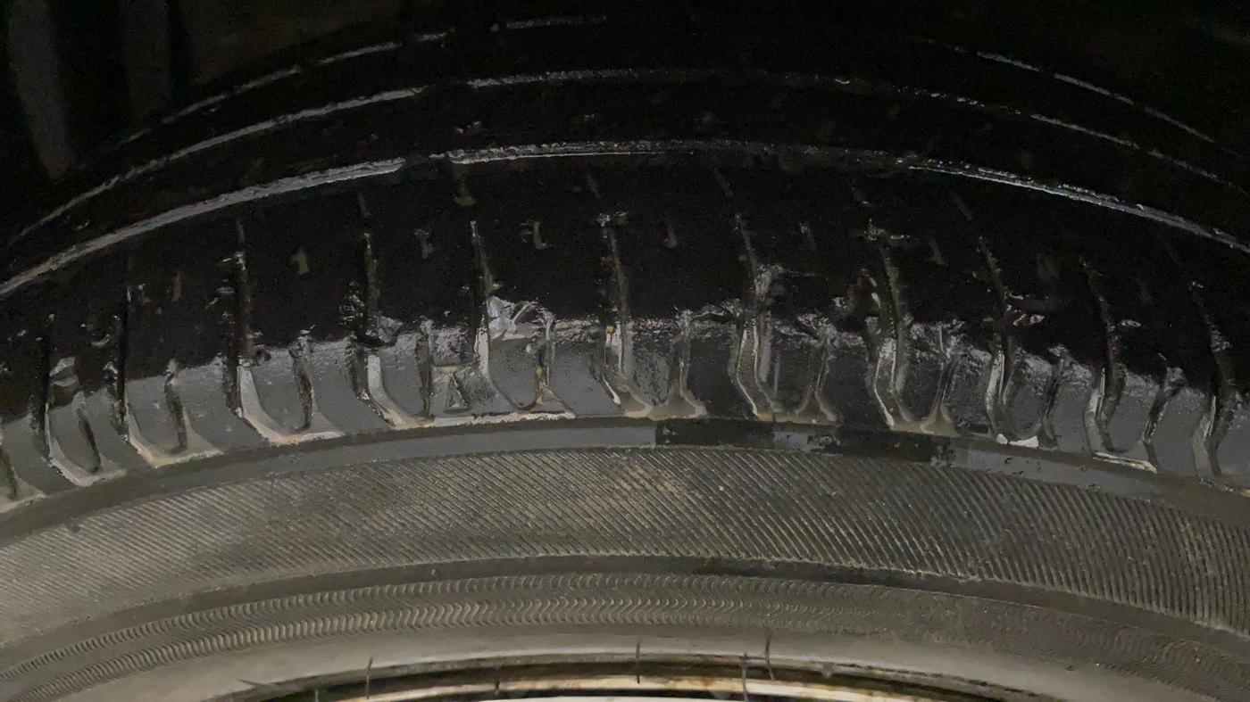 2016 Maruti Swift Dzire LXI (O), Petrol, Manual, 73,110 km, Left Front Tyre Tread