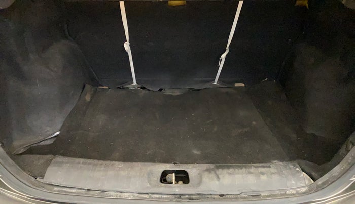 2016 Maruti Swift Dzire LXI (O), Petrol, Manual, 73,110 km, Boot Inside