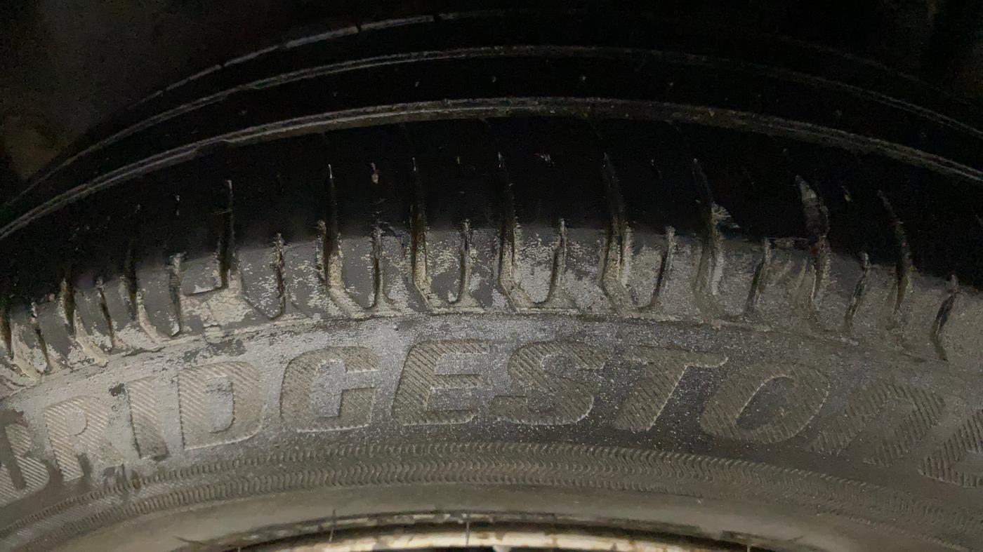 2016 Maruti Swift Dzire LXI (O), Petrol, Manual, 73,110 km, Left Rear Tyre Tread