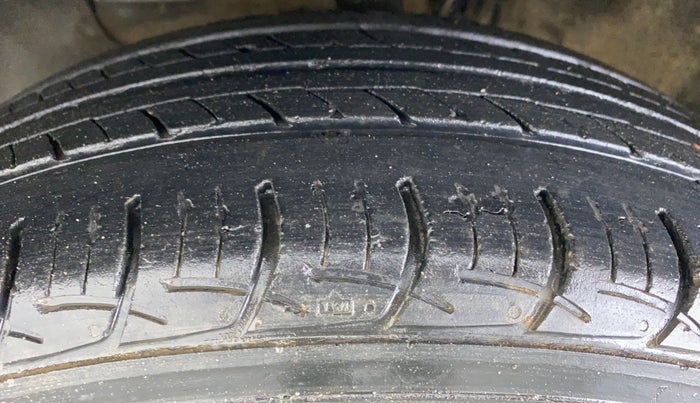 2018 Hyundai Elite i20 ASTA 1.2, CNG, Manual, 31,003 km, Left Front Tyre Tread
