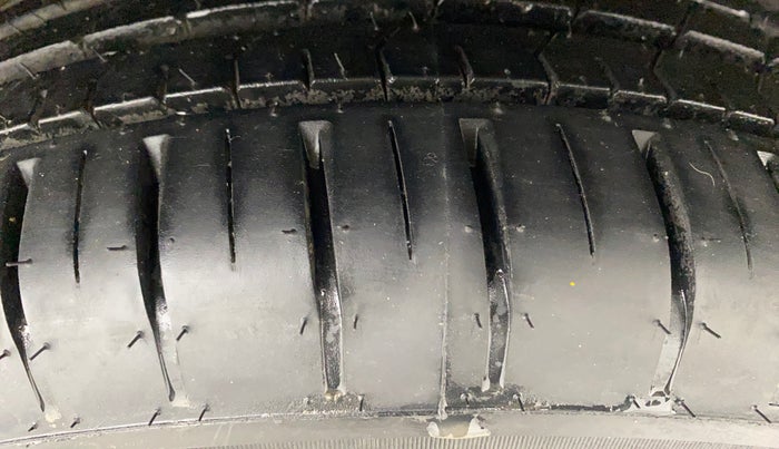 2015 Hyundai Elite i20 ASTA 1.2, Petrol, Manual, 44,632 km, Right Front Tyre Tread