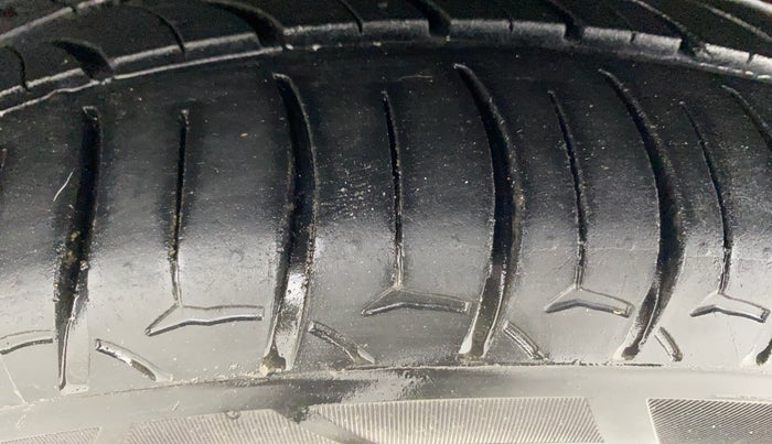 2015 Hyundai Elite i20 ASTA 1.2, Petrol, Manual, 44,632 km, Left Rear Tyre Tread