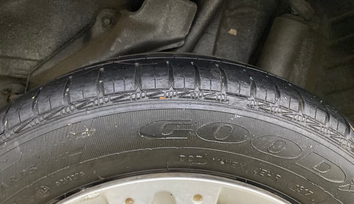 2013 Honda Amaze 1.2L I-VTEC S, Petrol, Manual, 89,395 km, Left Rear Tyre Tread