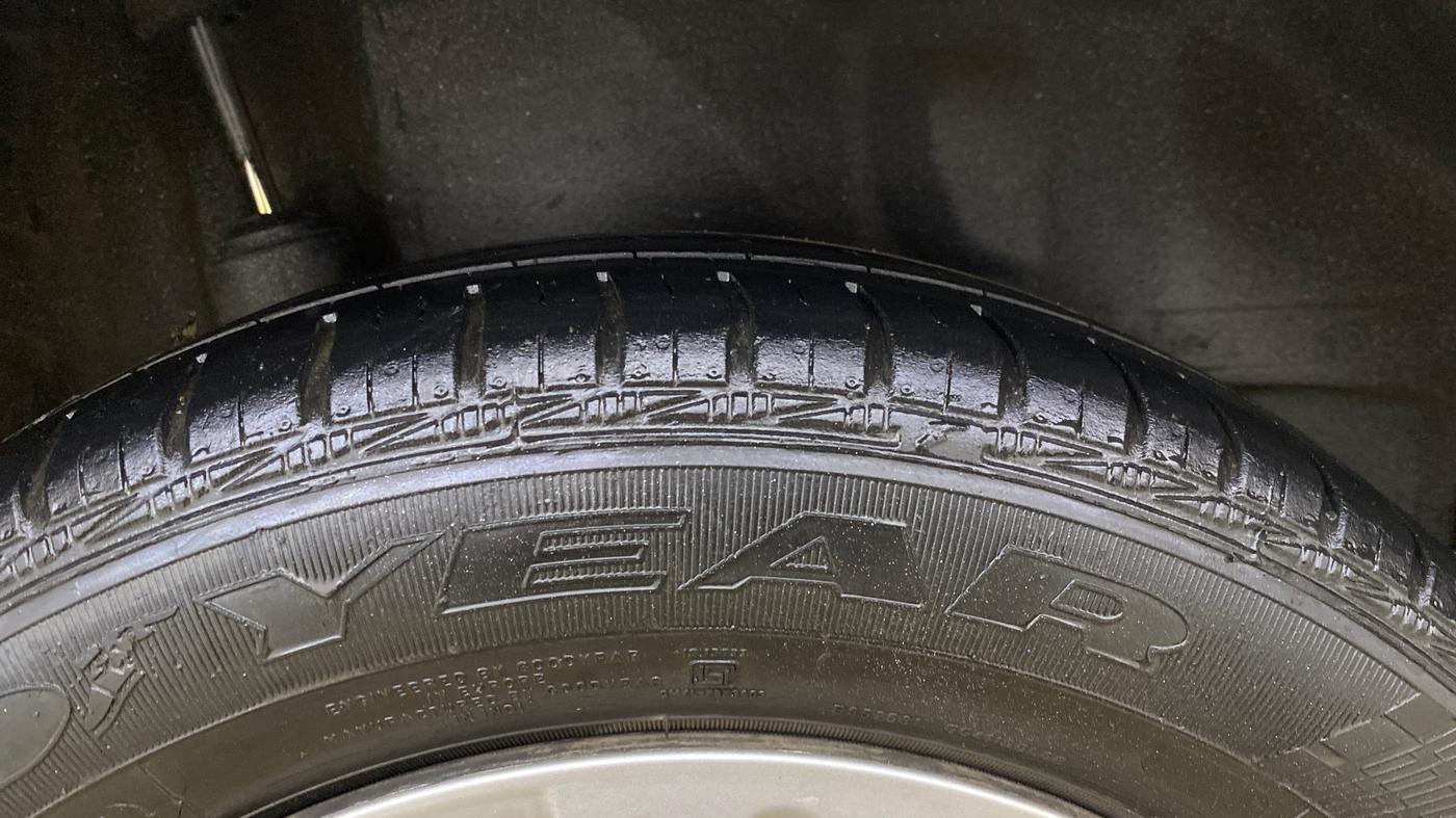 2013 Honda Amaze 1.2L I-VTEC S, Petrol, Manual, 89,395 km, Right Rear Tyre Tread