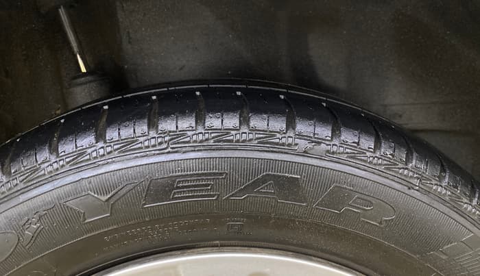 2013 Honda Amaze 1.2L I-VTEC S, Petrol, Manual, 89,395 km, Right Rear Tyre Tread