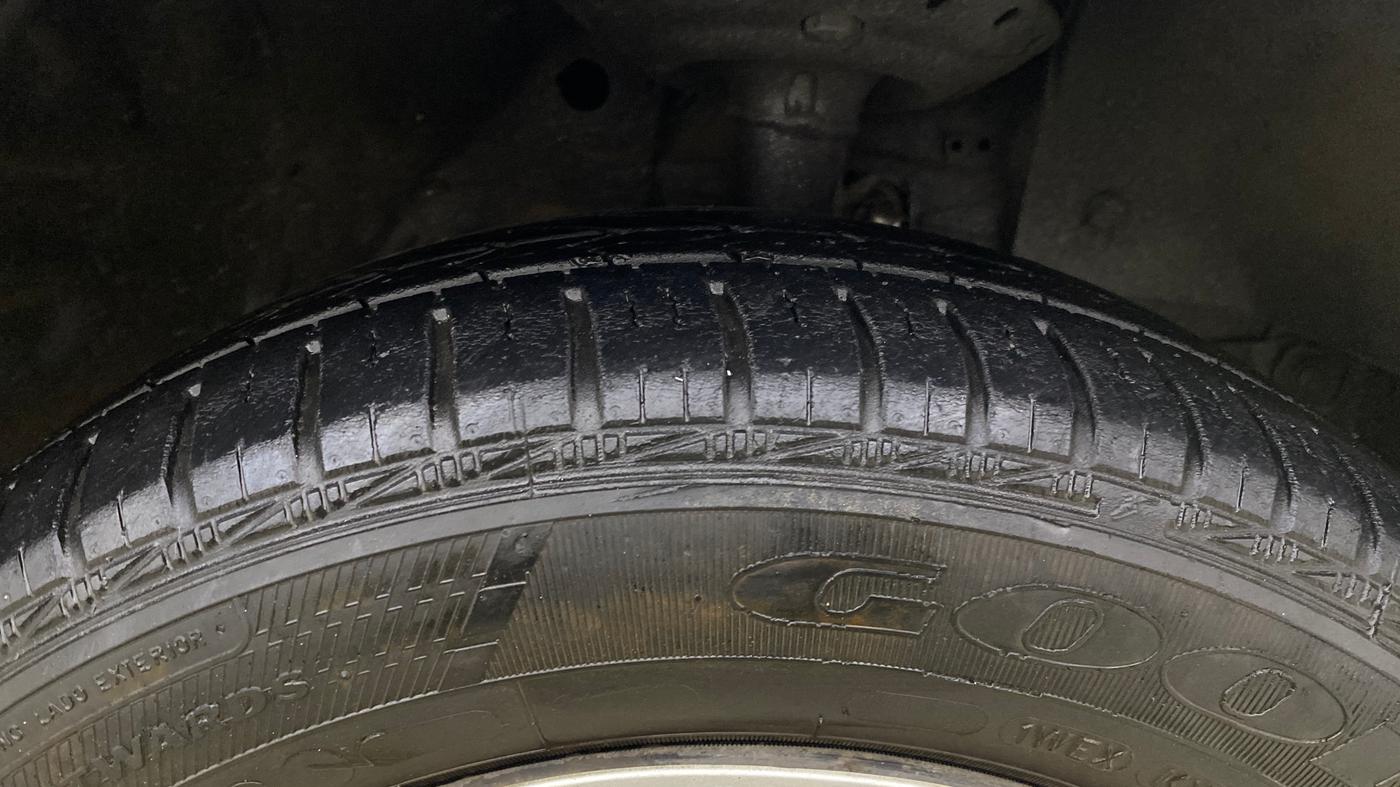 2013 Honda Amaze 1.2L I-VTEC S, Petrol, Manual, 89,395 km, Right Front Tyre Tread