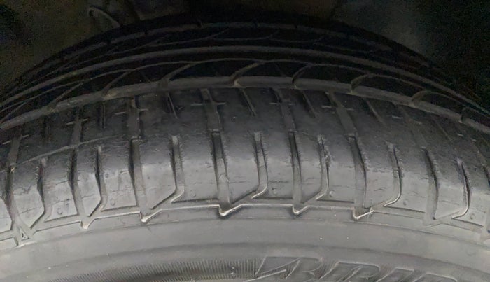 2017 Hyundai Elite i20 ASTA 1.2, Petrol, Manual, 26,471 km, Left Front Tyre Tread