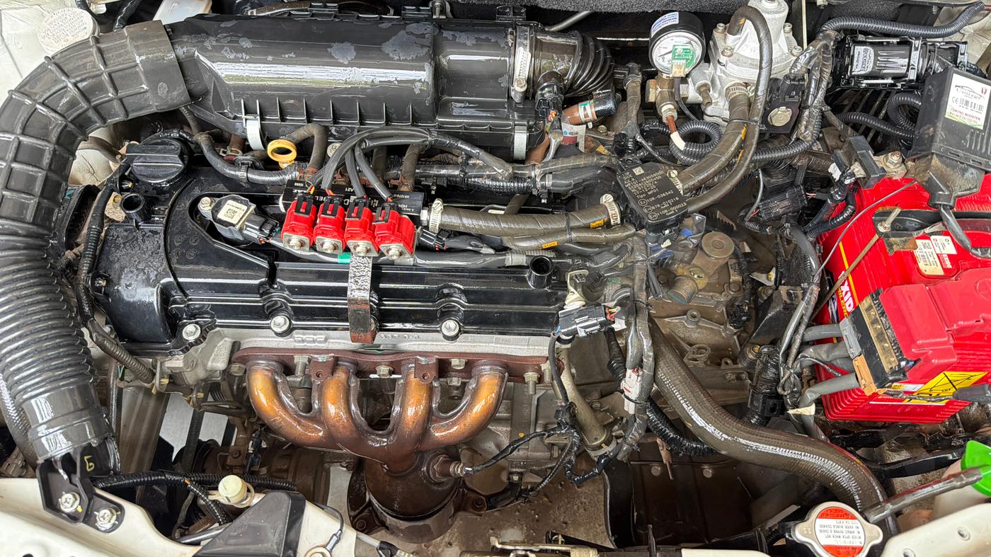2019 Maruti Swift LXI, CNG, Manual, 58,358 km, Engine View