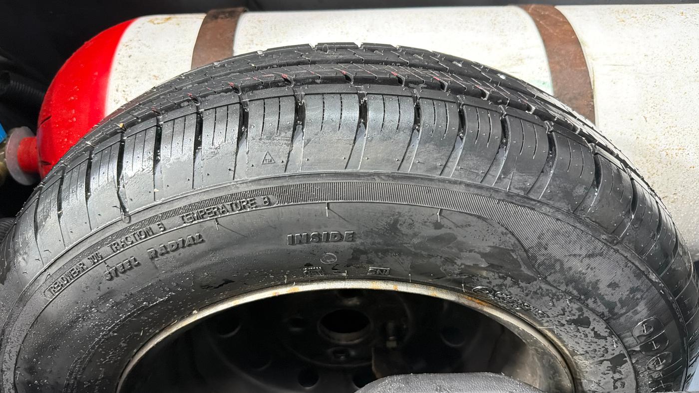 2019 Maruti Swift LXI, CNG, Manual, 58,358 km, Spare Tyre