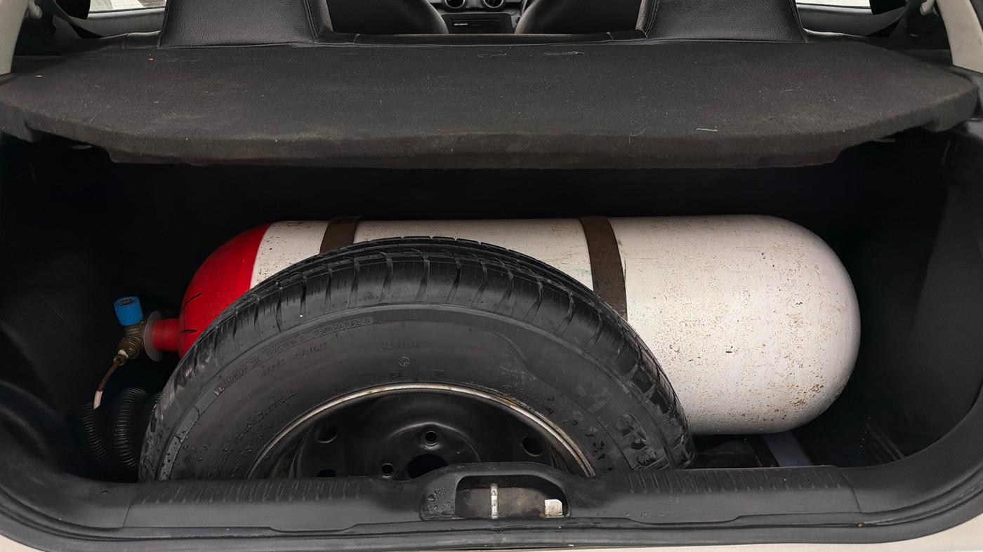 2019 Maruti Swift LXI, CNG, Manual, 58,358 km, Boot Inside