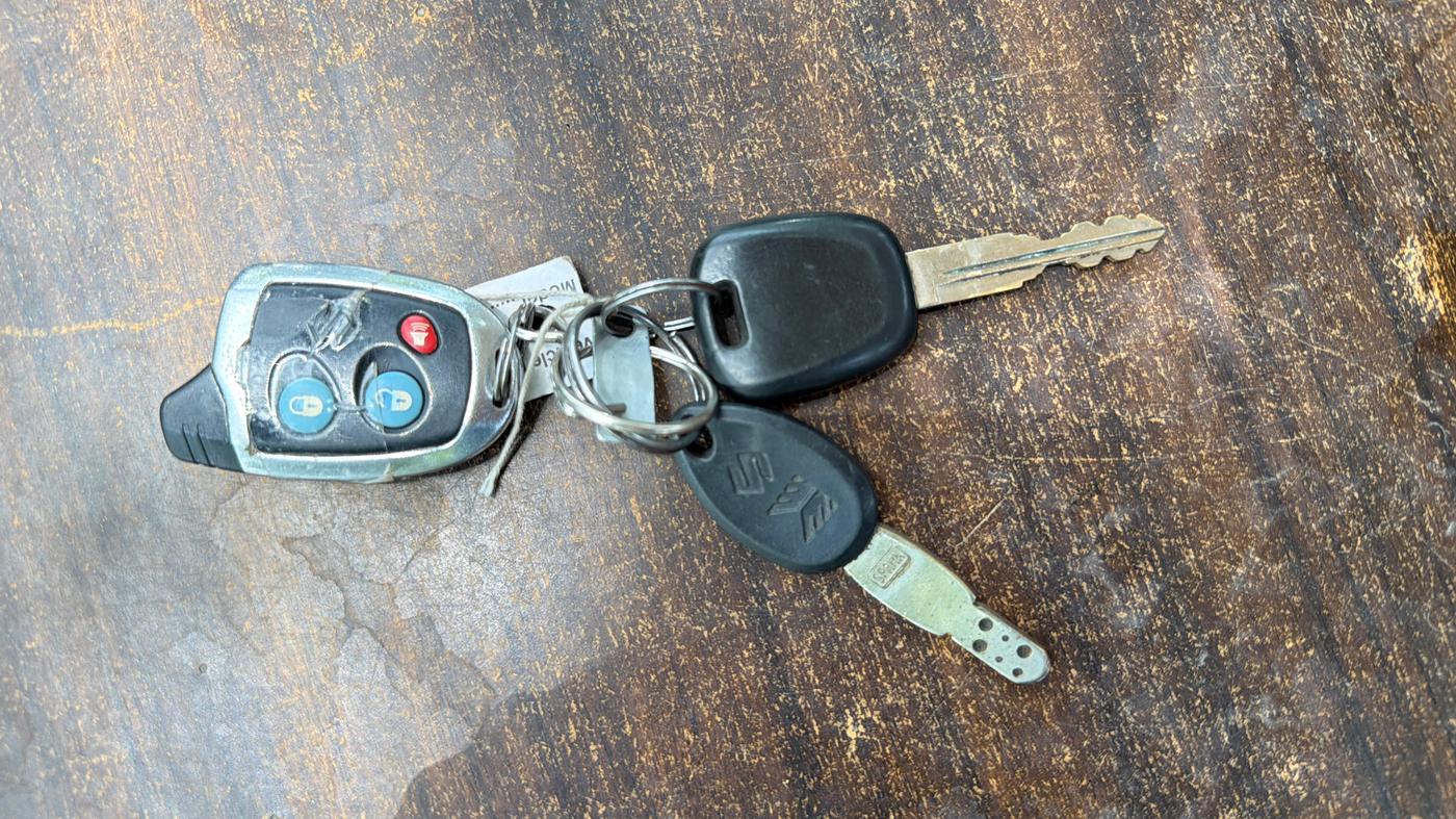 2019 Maruti Swift LXI, CNG, Manual, 58,358 km, Key Close Up