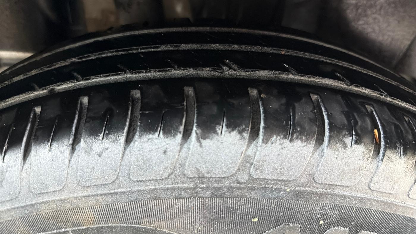 2019 Maruti Swift LXI, CNG, Manual, 58,358 km, Right Rear Tyre Tread