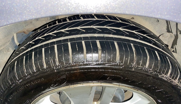 2014 Maruti Swift Dzire ZXI, Petrol, Manual, 42,162 km, Right Rear Tyre Tread