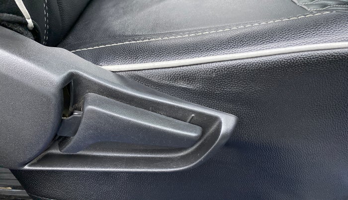 2019 Maruti S PRESSO VXI+, Petrol, Manual, 49,331 km, Driver Side Adjustment Panel