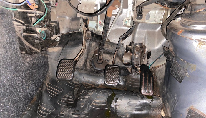 2017 Maruti Eeco 5 STR WITH A/C+HTR, CNG, Manual, 37,708 km, Pedals