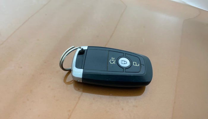 2020 Ford FREESTYLE TITANIUM PLUS 1.2 PETROL, Petrol, Manual, 1,17,947 km, Key Close Up