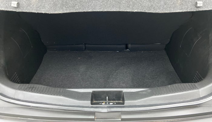 2021 Renault Kiger RXE 1.0 MT, Petrol, Manual, 1,550 km, Boot Inside