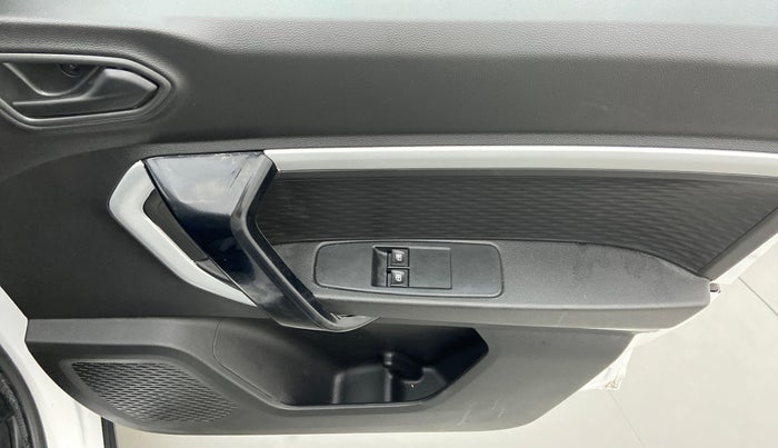 2021 Renault Kiger RXE 1.0 MT, Petrol, Manual, 1,550 km, Driver Side Door Panels Control