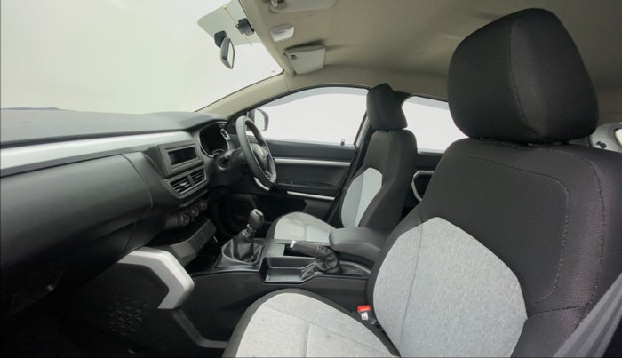 2021 Renault Kiger RXE 1.0 MT, Petrol, Manual, 1,550 km, Right Side Front Door Cabin