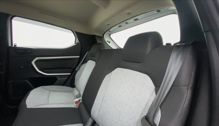 2021 Renault Kiger RXE 1.0 MT, Petrol, Manual, 1,550 km, Right Side Rear Door Cabin