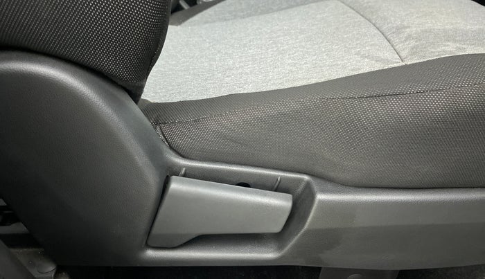 2021 Renault Kiger RXE 1.0 MT, Petrol, Manual, 1,550 km, Driver Side Adjustment Panel