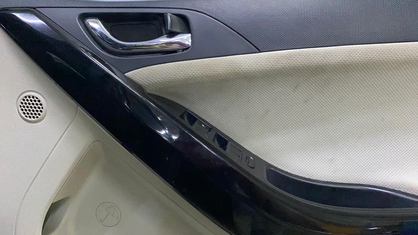 2021 Tata NEXON XZA PLUS PETROL, Petrol, Automatic, 27,884 km, Driver Side Door Panels Control