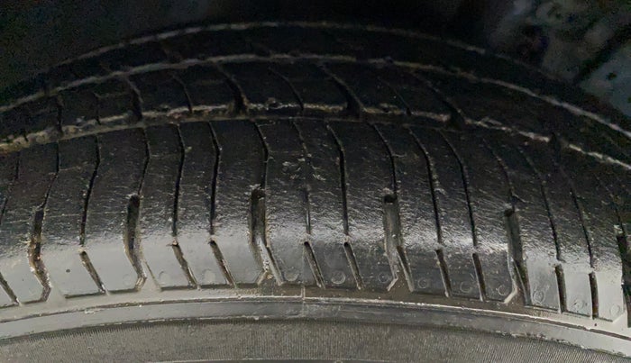 2012 Honda Brio S MT, Petrol, Manual, 63,062 km, Right Rear Tyre Tread