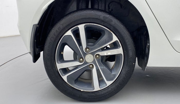 2021 Tata ALTROZ XZ 1.5 RTQ, Diesel, Manual, 31,899 km, Right Rear Wheel