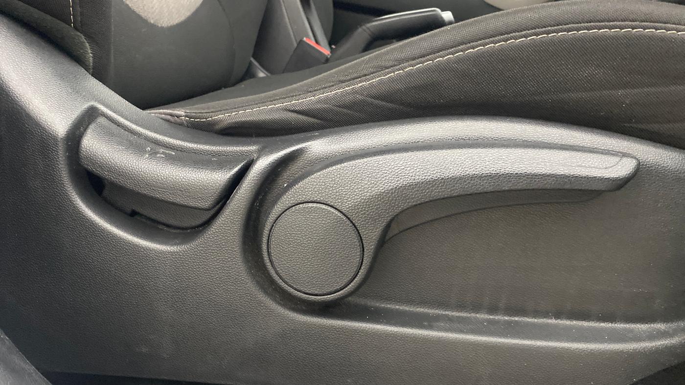 2019 Hyundai Creta SX AT 1.6 PETROL, Petrol, Automatic, 38,619 km, Driver Side Adjustment Panel
