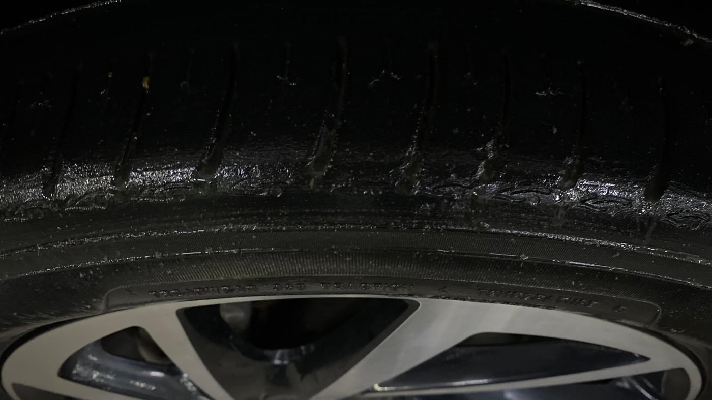 2024 Volkswagen VIRTUS TOPLINE TSI 1.0 AT, Petrol, Automatic, 53,700 km, Left Front Tyre Tread