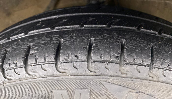 2013 Hyundai i10 MAGNA 1.2 KAPPA2, Petrol, Manual, 86,560 km, Right Front Tyre Tread