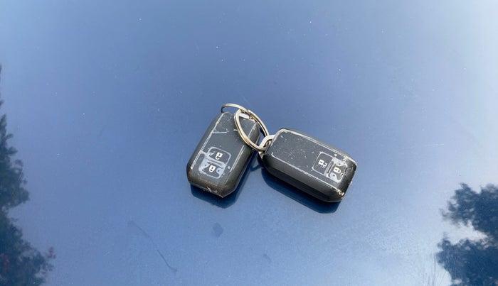 2023 Maruti Baleno ZETA 1.2 AGS, Petrol, Automatic, 28,659 km, Key Close Up