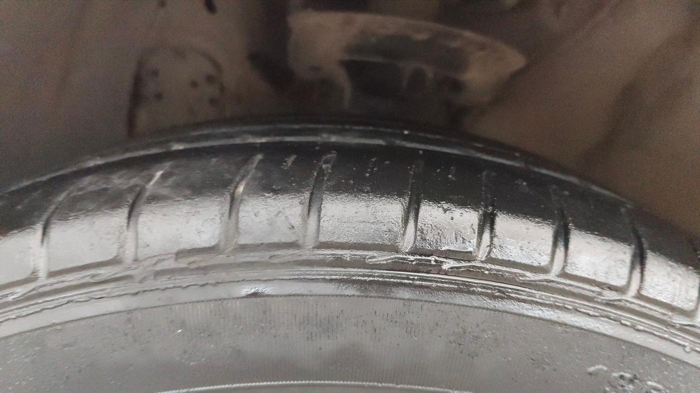 2015 Hyundai Elite i20 ASTA 1.2, Petrol, Manual, 48,236 km, Left Front Tyre Tread