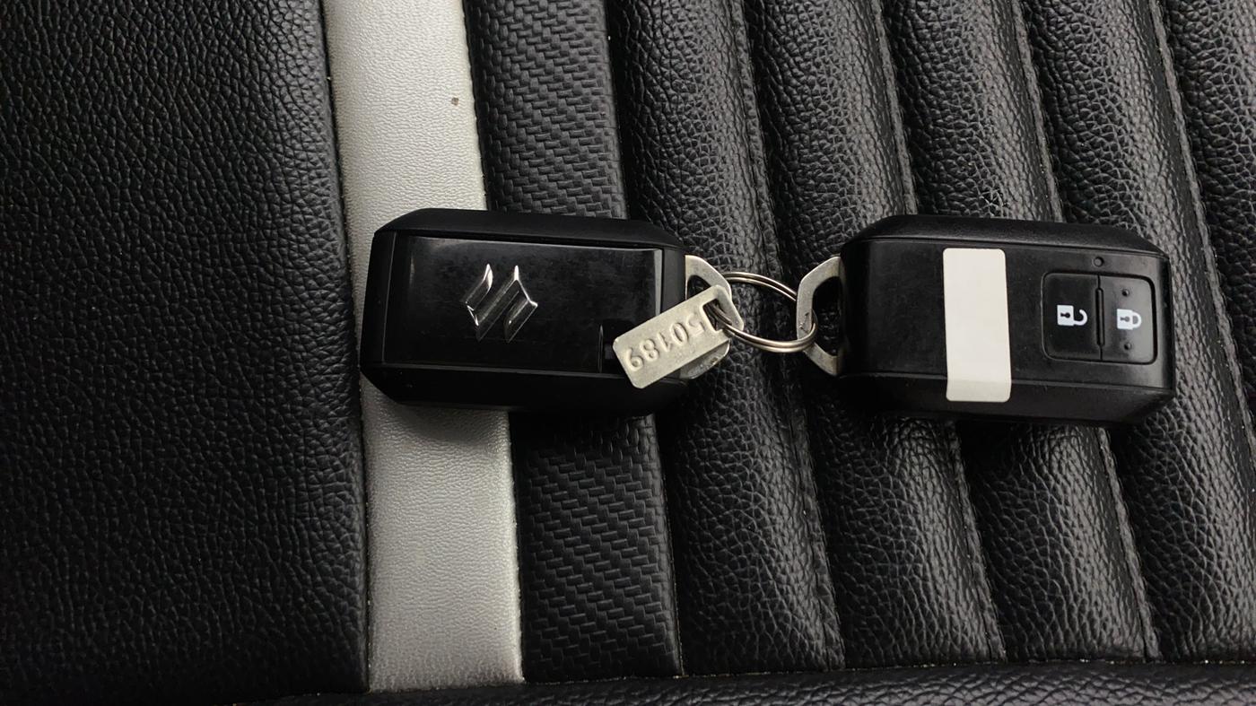 2019 Maruti Baleno ZETA PETROL 1.2, Petrol, Manual, 42,557 km, Key Close Up