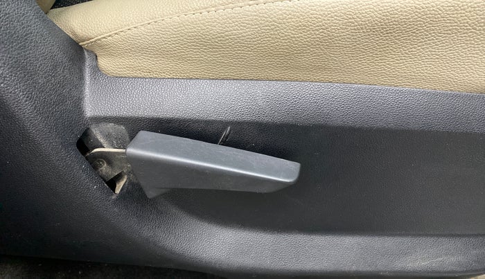 2017 Mahindra Kuv100 K4 6 STR, Petrol, Manual, 50,063 km, Driver Side Adjustment Panel