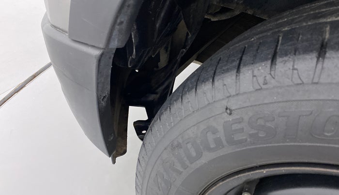 2017 Mahindra Kuv100 K4 6 STR, Petrol, Manual, 50,063 km, Left fender - Lining loose