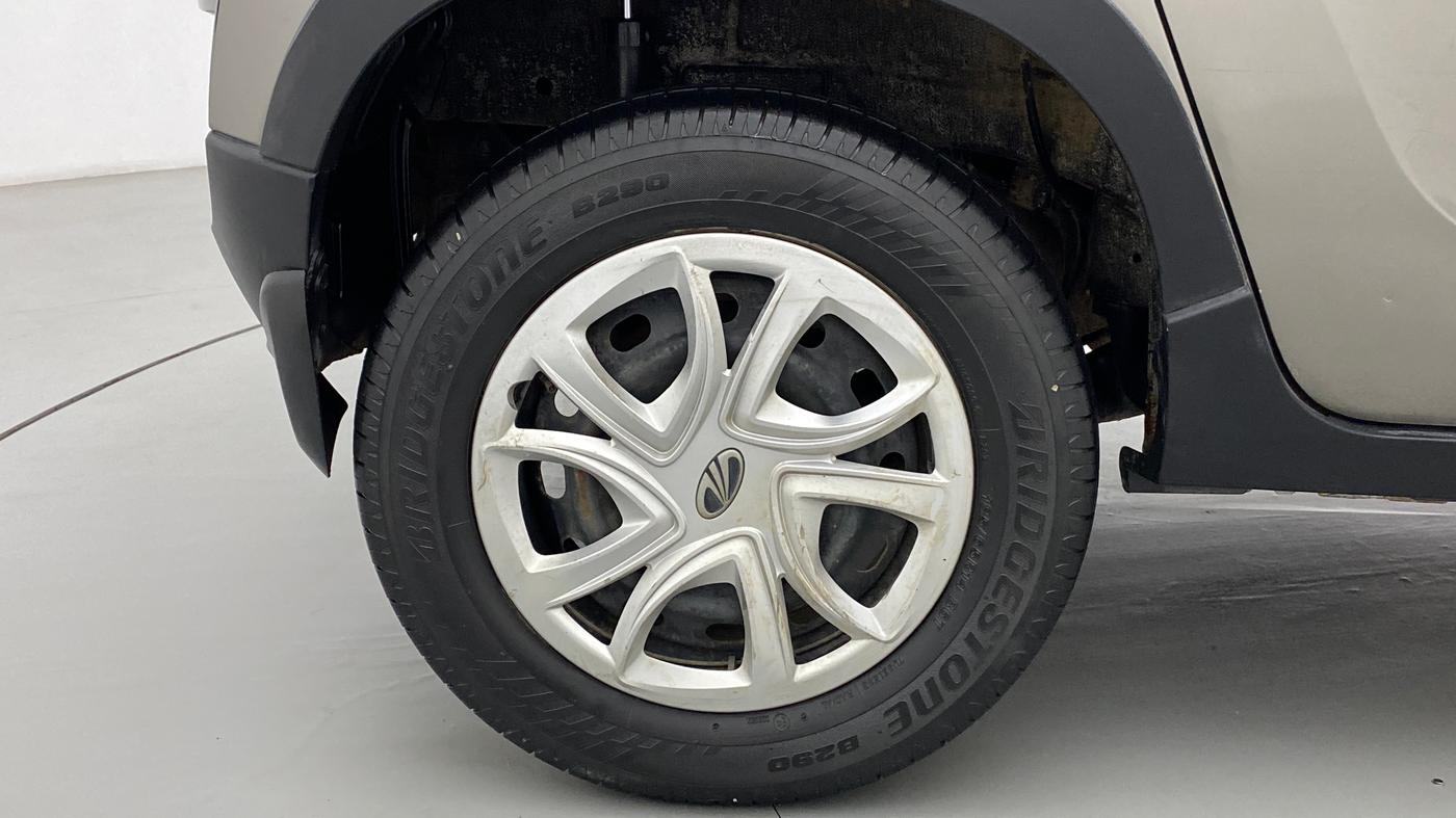 2017 Mahindra Kuv100 K4 6 STR, Petrol, Manual, 50,063 km, Right Rear Wheel