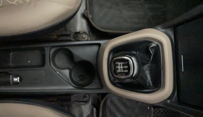 2015 Hyundai Xcent S 1.2, Petrol, Manual, 1,00,905 km, Gear Lever