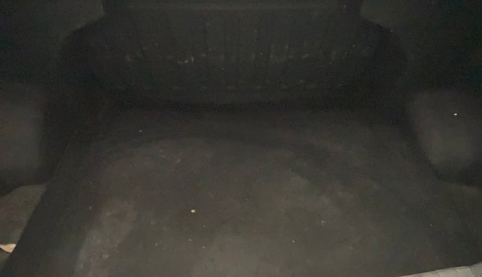 2015 Hyundai Xcent S 1.2, Petrol, Manual, 1,00,905 km, Boot Inside